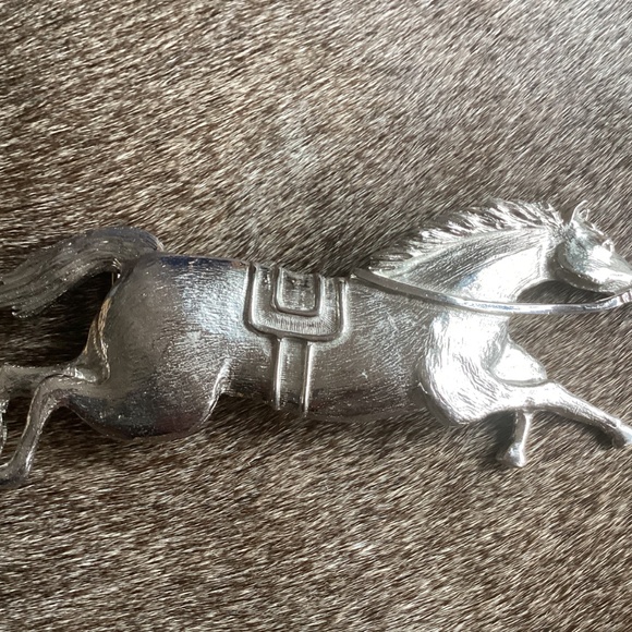 Vintage Signed Mimi Di N Outstanding Big Metal Horse Belt Buckle Scarf Slide